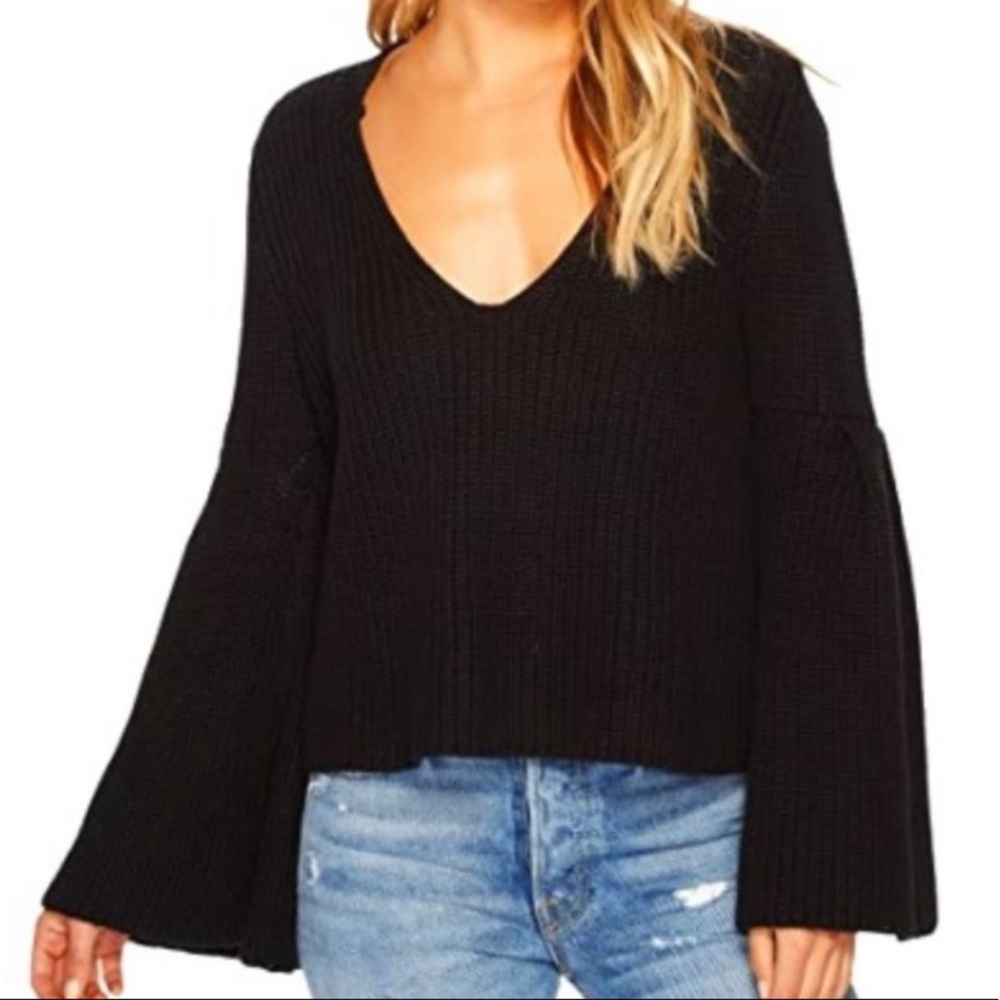Free people cropped bell sleeve sweater size L